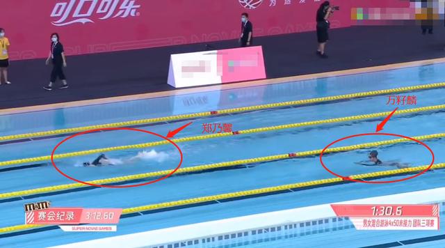 硬糖火少再合体游泳接力，郑乃馨力挽狂澜，主持人直呼太热血了