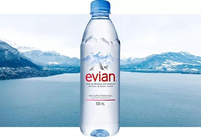 依雲什麼意思(依雲礦泉水 evian活出年輕)