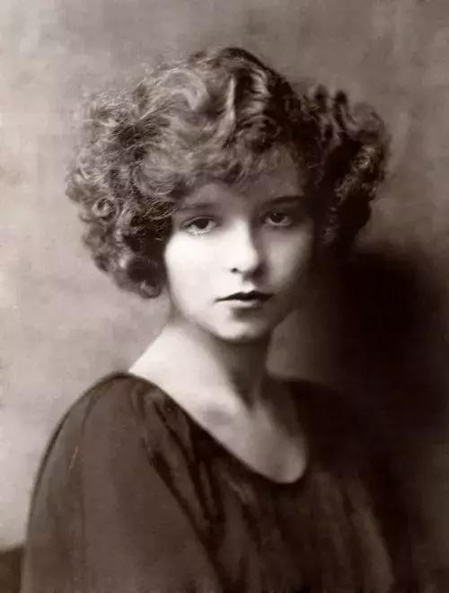 在梦露之前，好莱坞的性感符号是她们