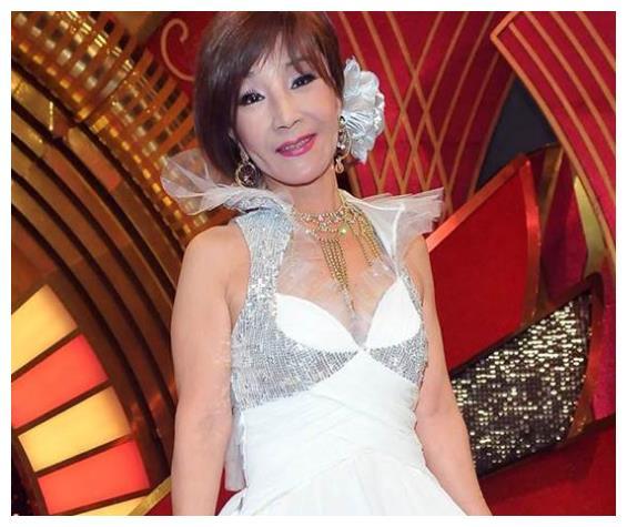 68岁台资深演员吐苦水！千万家产被男友挥霍，晚年带仨娃租房度日