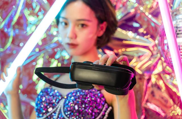 把MAX影院搬回家——LUCI immers体验