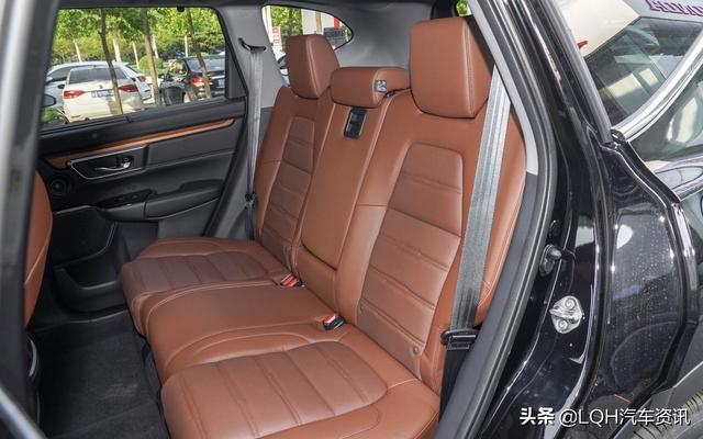 最适合家用的三款SUV，低至16.98万，RAV4、CR-V和奇骏怎么选？