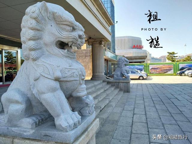 中国人崇拜龙,可大门口为何只放狮子,而不放老虎不放龙呢