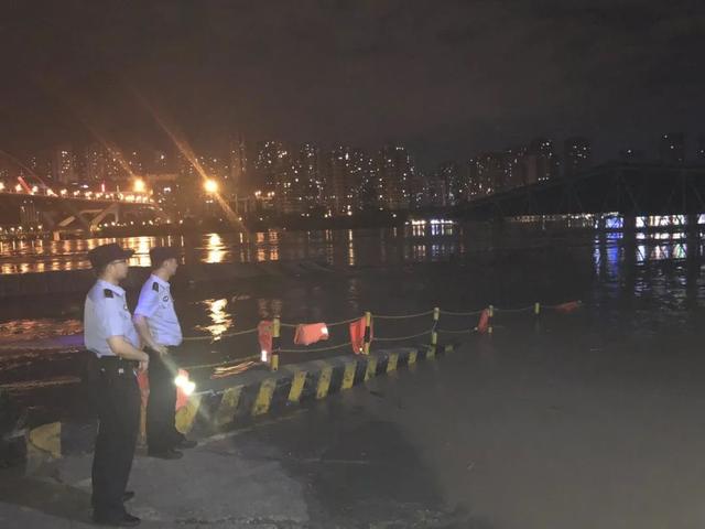 重庆|渝中警讯丨长江第4号洪水来袭，渝中公安快速出击防汛