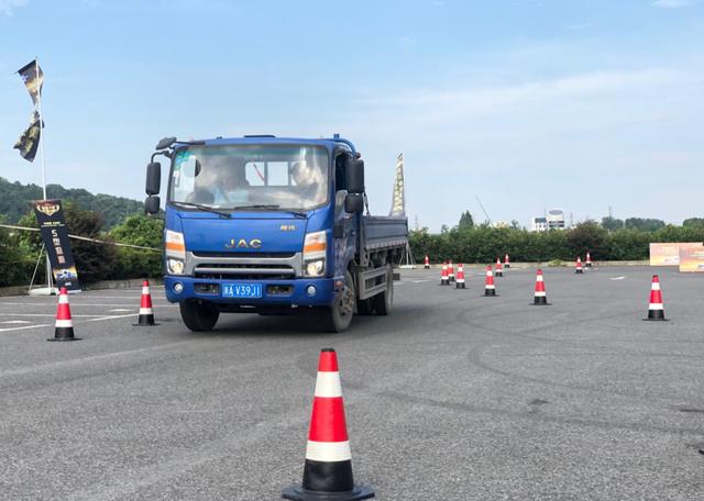 ʵ��������˧����˫�����񿨸����