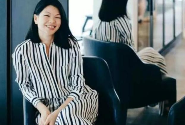 还记得“第一丑模吕燕”吗？儿子完美逆袭帅到