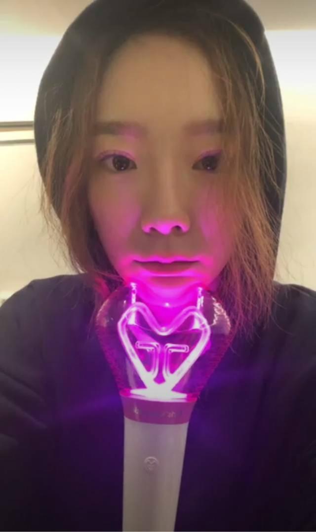 从媲美灯塔的itzy应援环所引起的爱豆展示应援棒大赛