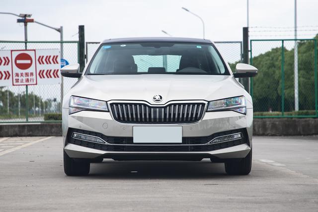 德系大众要“伤心”了，车尾带字母的B级车，跌破15w才月销260台