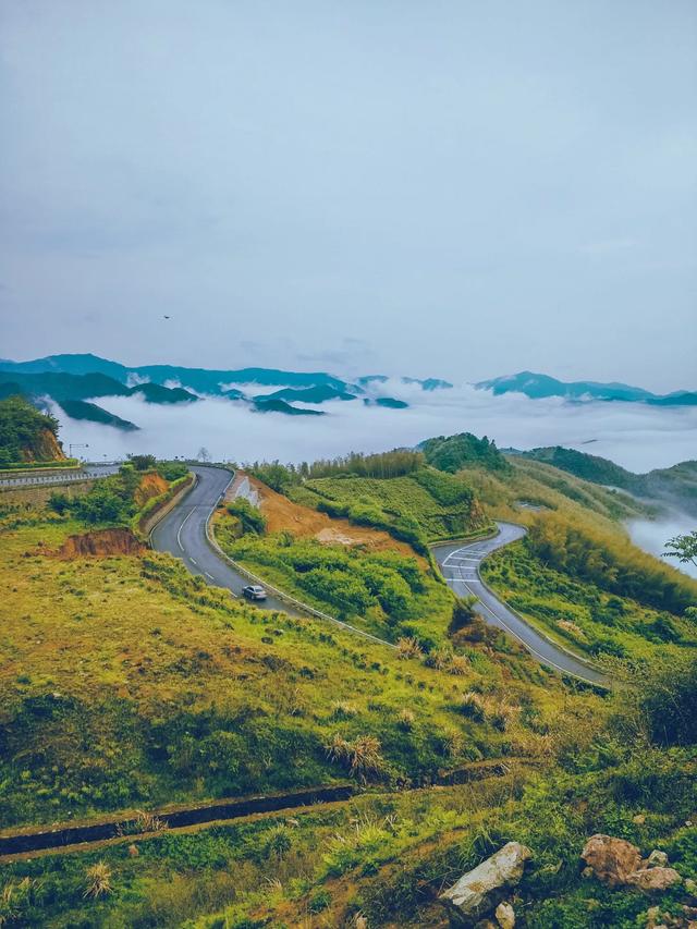 寧波最美賞秋自駕線路，穿越驚險的發(fā)夾彎道，看絕美的秋色與云海