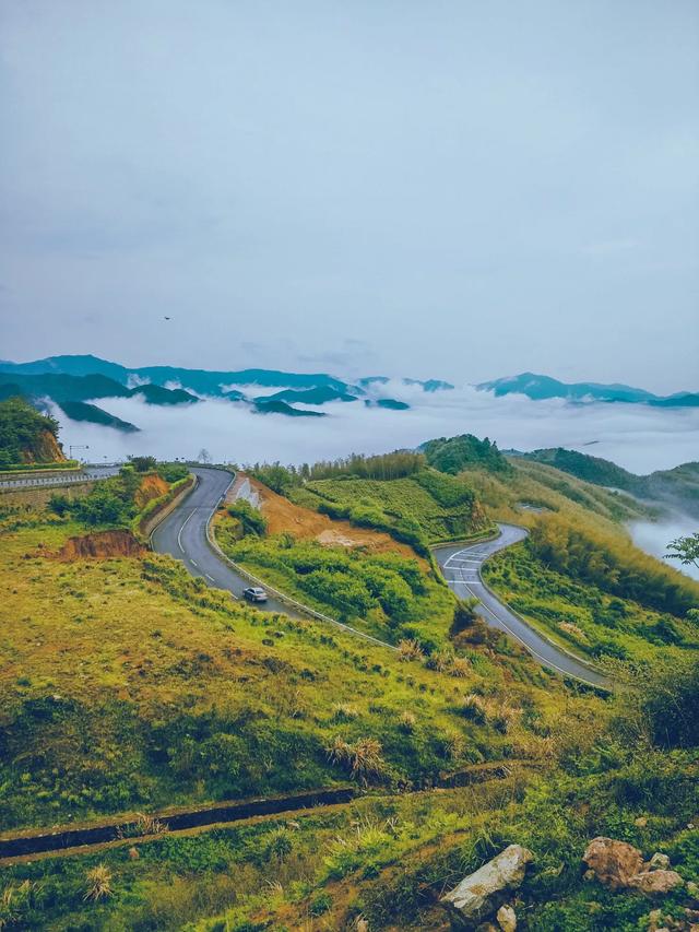 宁波最美赏秋自驾线路，穿越惊险的发夹弯道，看绝美的秋色与云海