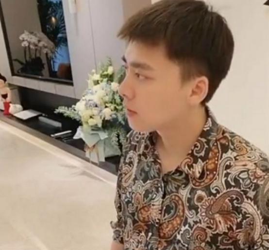 李易峰被问喜欢虞书欣吗？听完他的回答，网友