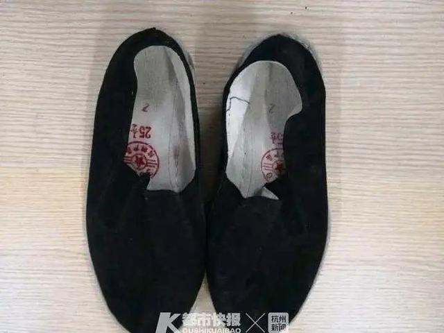 盗窃|女子凌晨睡梦中疼醒，发现一陌生男子蹲在面前，拿着剪刀……