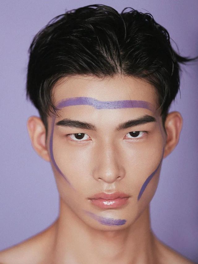 香奈儿男士彩妆推出全新大片，三种肤色的男模演绎，各具魅力