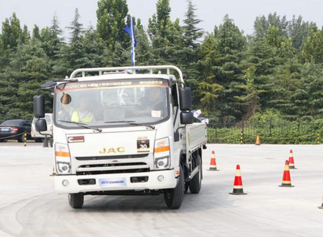 ʵ��������˧����˫�����񿨸����