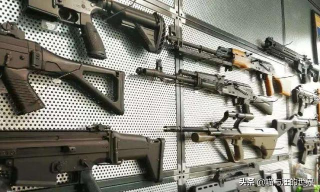 �й�����ǹ��������У�ÿ���˶���ȥ����Ҫ����2������