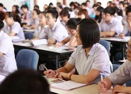 北师大顾明远：老师要通过五个方面的修炼才能