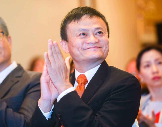 马云背后的女人，曾是阿里前台小妹，如今掌管