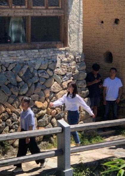 刘诗诗心连心公益活动录制路透图，少女满满，状态也太可了