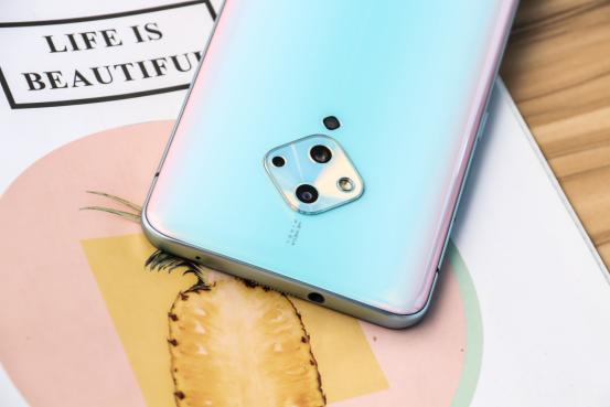 小紅書100+達人都推薦，vivo S5的5重超質感美顏到底有多好？