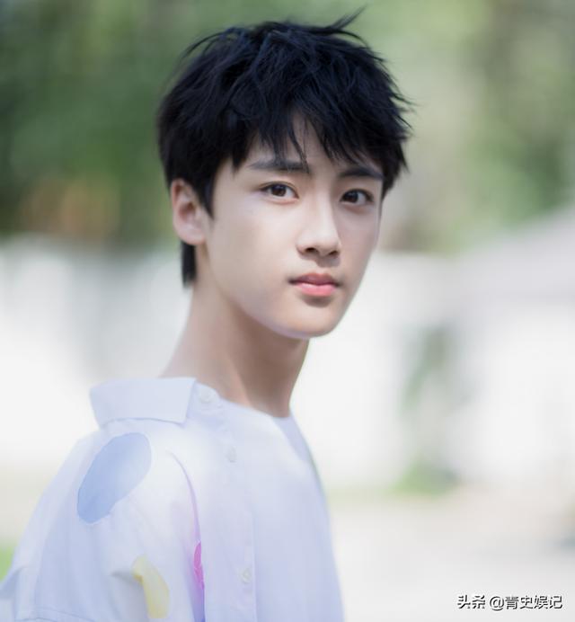 “梁怀吉”有多深藏不露？背着观众演过这么多