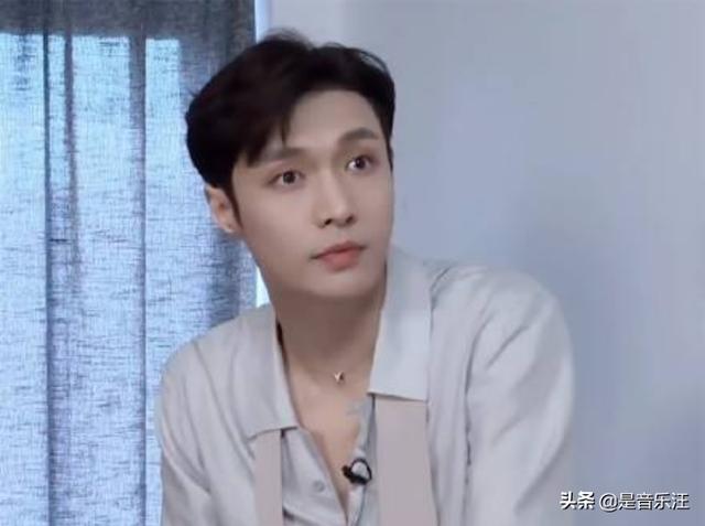 张艺兴官宣“四胞胎”，拖《我是唱作人2》的福