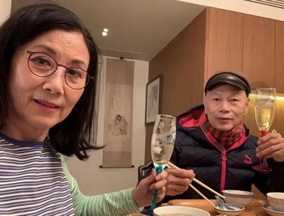 罗家英近况曝光，和妻子汪明荃抗癌多年，后悔没有生个孩子
