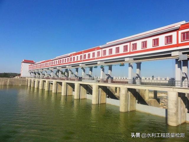 水闸由哪几部分水工结构组成