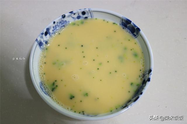 做水蒸蛋，用这方法最快，3分钟就好，早餐吃太方便了