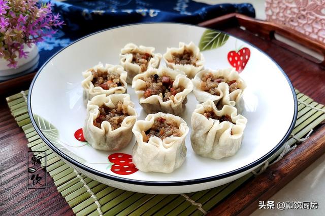 饺子皮与糯米的美味吃搭，不做饺子不吃糕，简单一蒸，家人抢着吃