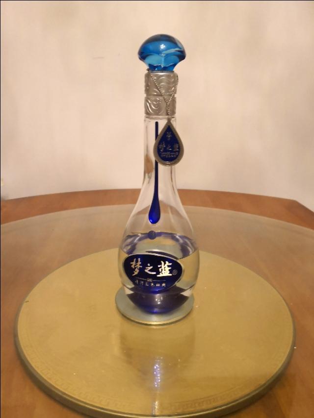 楼上的喝假酒喝多了吧,梦3起码500多一瓶,200怕是假的都买不到海之蓝