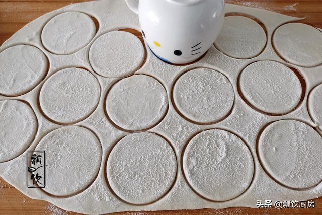 饺子皮与糯米的美味吃搭，不做饺子不吃糕，简单一蒸，家人抢着吃