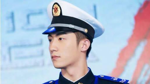 前有《皓衣行》，后有《流金岁月》，路透成最