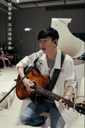 周杰伦和林俊杰合唱向医护人员致敬，实力宠粉，歌迷大呼太过瘾
