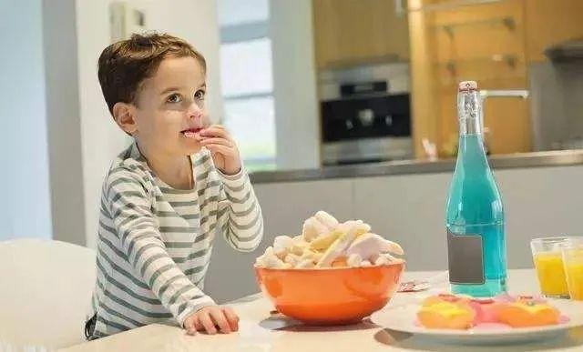 黄瓜这样做，哪个宝宝还吃饼干？补水补钙，做多少都不够孩子吃