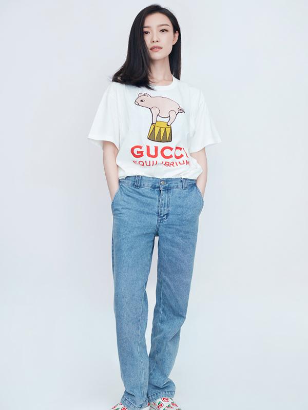 倪妮同框刘诗诗太甜了，还贴心为其铺裙子！“男友力”太强了吧