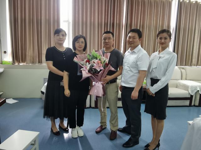 浙商银行合肥支行开展“庆八一 好军嫂 话幸福”座谈会及慰问活动