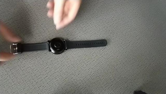 如何拆卸手表调时间的轴