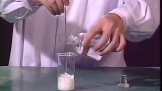 在蔗糖溶液中,加入浓硫酸和稀硫酸有什么区别吗