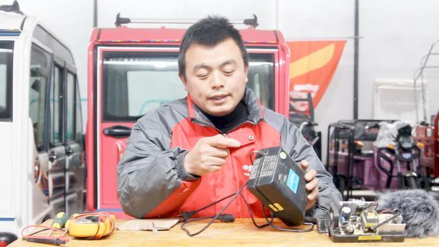 如何修理小鸟电动车充电器