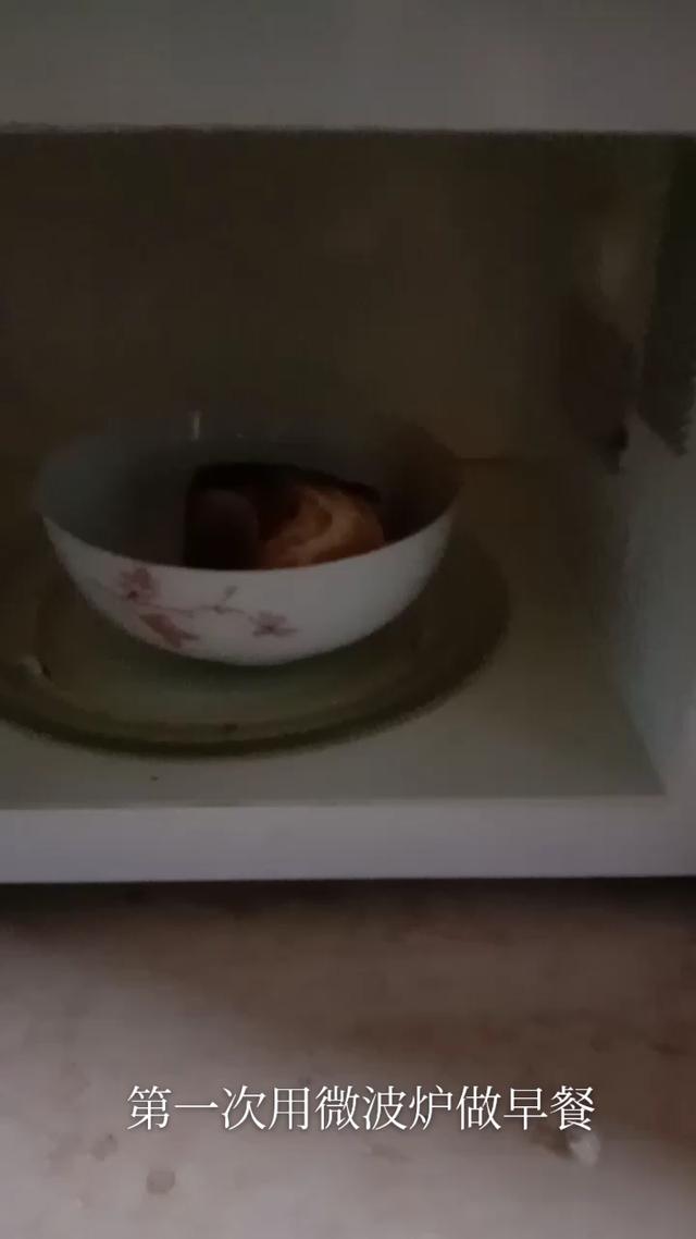 用微波炉怎么做面包(格兰仕微波炉烤面包视频)
