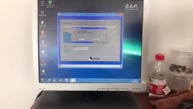 把硬盘挂到另一架电脑后怎么重装系统