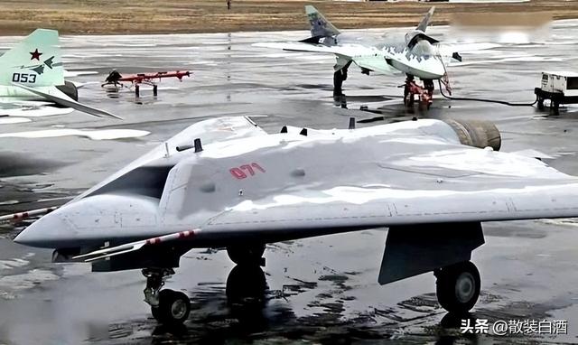 Russian drones are not bad!How strong is the Russian S70 drone, the ...