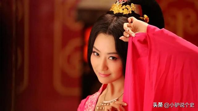 Splendid Queen The Twilight Love Triangle in
