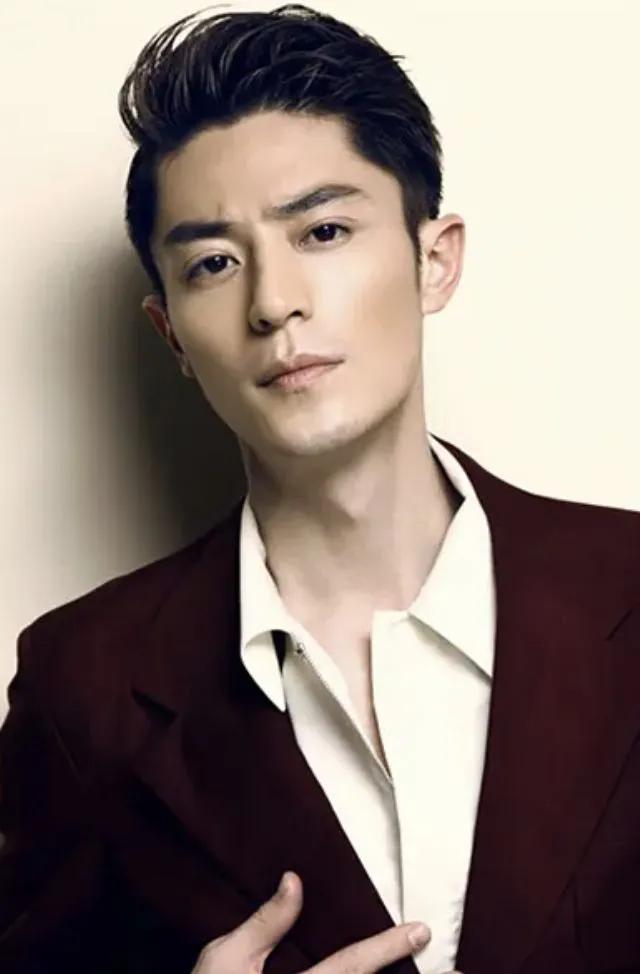 Wallace Huo: His parents are divorced and he is withdrawn.What is the ...