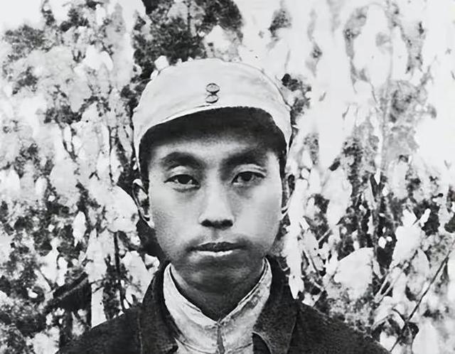 Why aren't Hua Guofeng's four children surnamed "Hua"? There is a ...