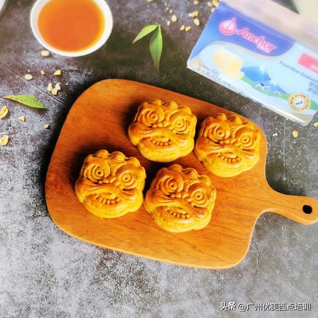 Absolutely!The practice of 100% pure pineapple mooncake - iMedia