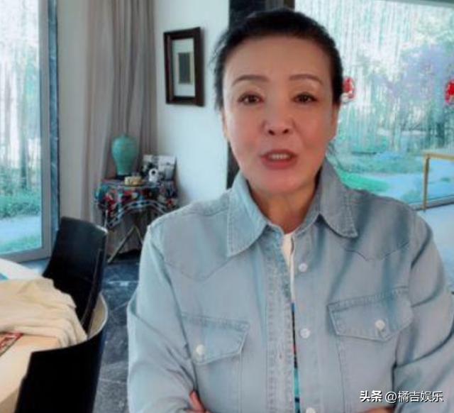 Zhang Lan revealed in a live broadcast that she received two lawyer