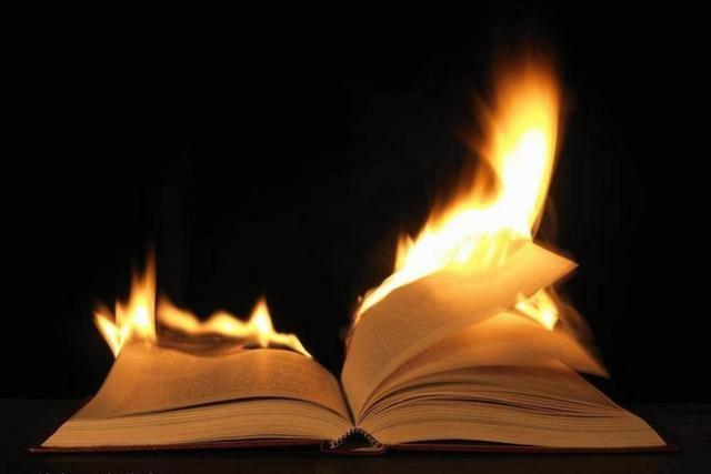 Secretly burning books that year - iMedia