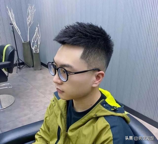 男生剪「前刺髮型」太帥氣了,試試這3款,盡顯潮男范兒 - 頭條匯