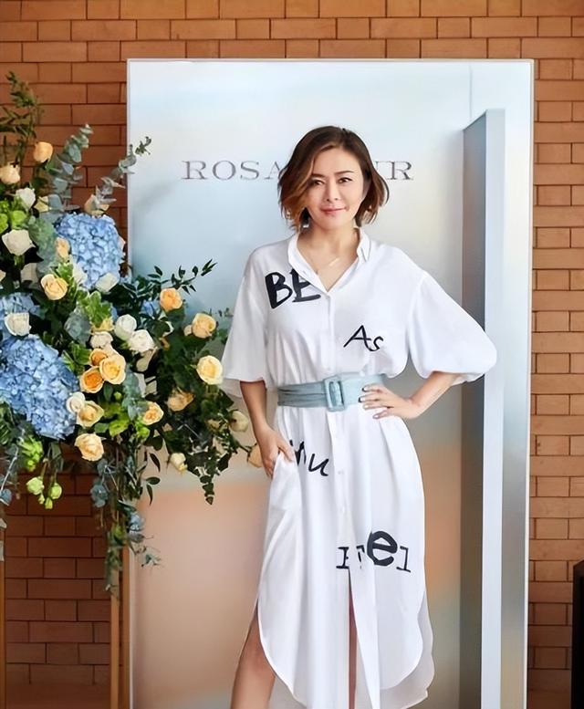 Beautiful Rasolin Kwan How beautiful was Rosamund Kwan when she was young?When she took off ...